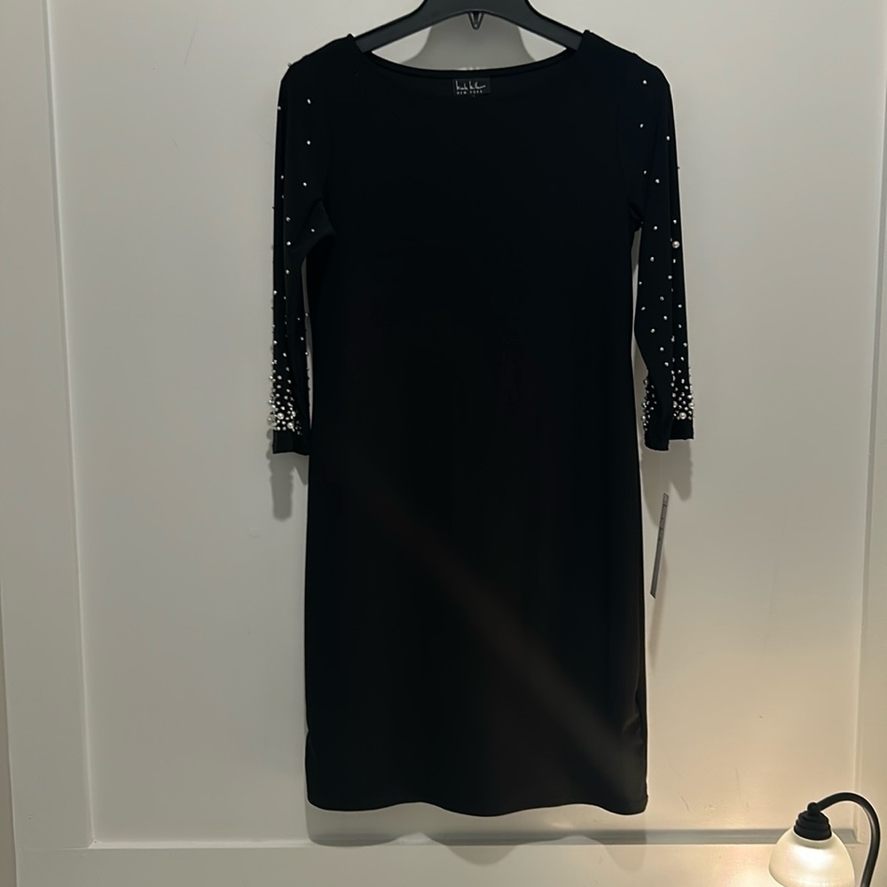 NWT Nicole Miller cocktail dress size small  beaded & pearl